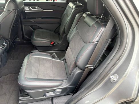 Used 2025 Ford Explorer ST w/ Sun And Sound Package AWD/4WD image 8