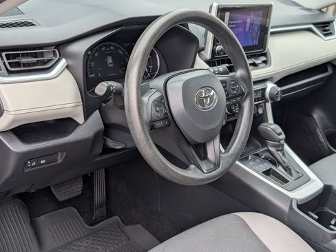 Used 2025 Toyota RAV4 XLE FWD image 14