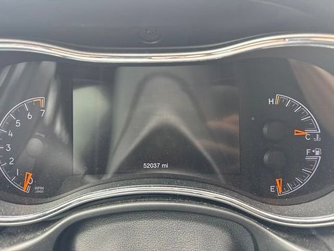 Used 2019 Jeep Grand Cherokee Altitude AWD/4WD image 7