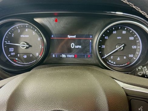 Used 2022 Buick Encore GX Essence image 13