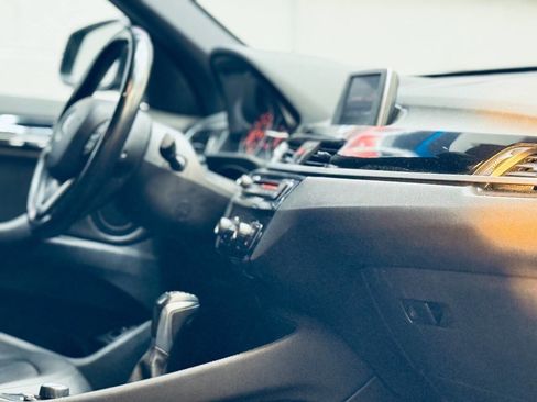 Used 2018 BMW X1 sDrive28i image 2