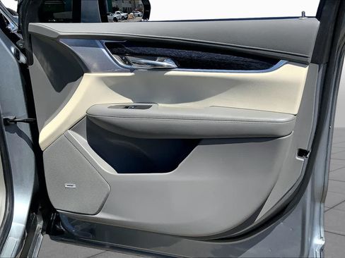 Used 2024 Cadillac XT6 Premium Luxury w/ Technology Package FWD image 22