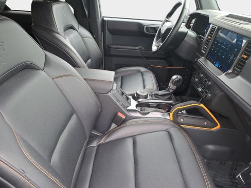 Used 2024 Ford Bronco Badlands AWD/4WD image 10