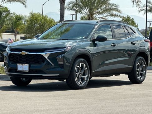 New 2026 Chevrolet Trax LT FWD image 8