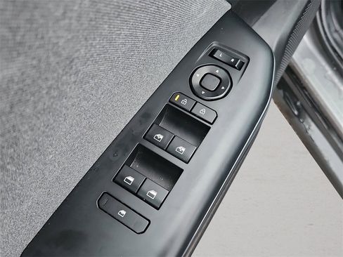 Used 2025 Kia K4 EX image 15