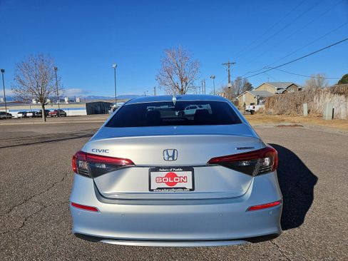Used 2022 Honda Civic Touring image 7