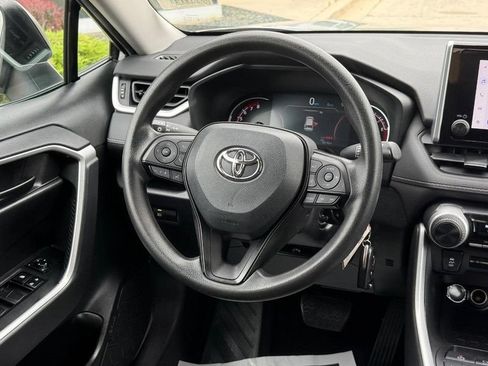 Used 2023 Toyota RAV4 LE AWD/4WD image 14