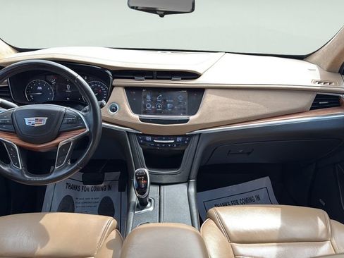 Used 2018 Cadillac XT5 Platinum w/ Driver Assist Package AWD/4WD image 13
