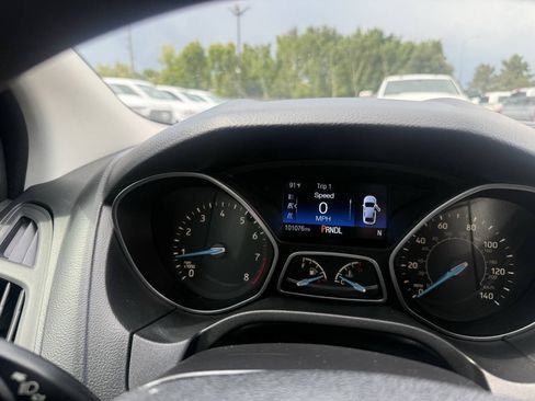 Used 2018 Ford Focus SE FWD image 29