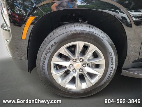 New 2025 Chevrolet Suburban Premier image 9