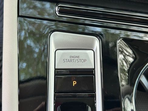 New 2026 Volkswagen Atlas SE FWD image 34