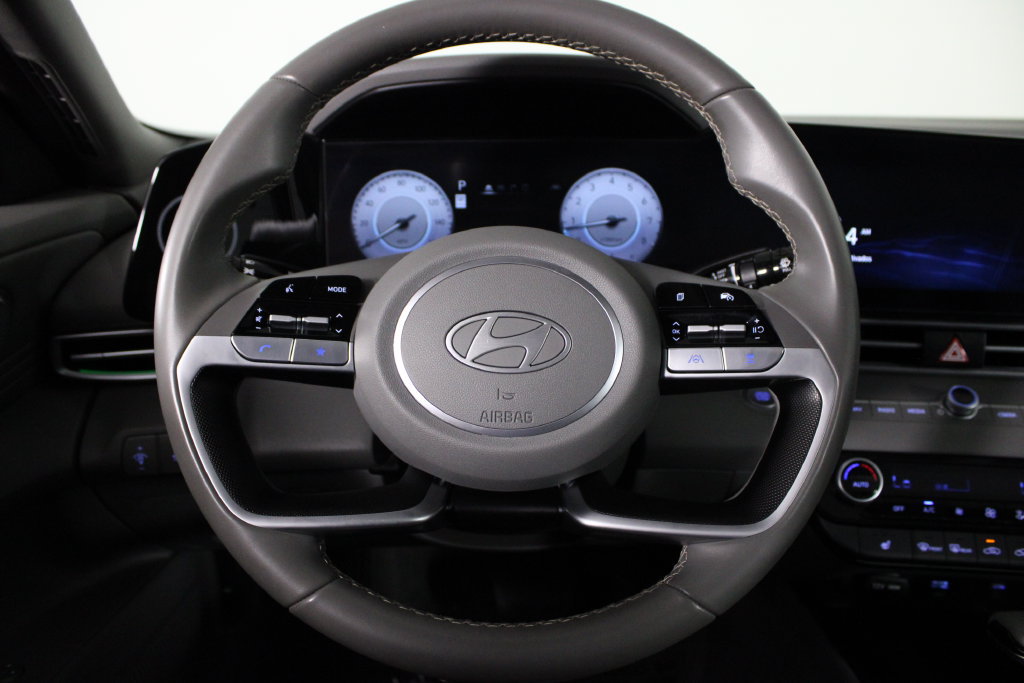 Certified 2025 Hyundai Elantra SEL FWD image 27