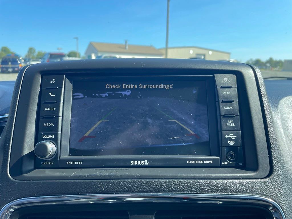 Used 2019 Dodge Grand Caravan SE w/ UConnect Hands-Free Group FWD image 6