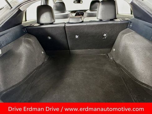 Used 2022 Toyota Prius XLE image 34