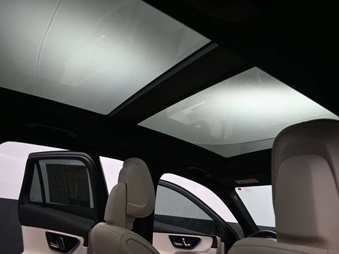 New 2025 Mercedes-Benz GLC 300 image 24
