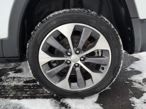 Used 2022 Jeep Cherokee Limited w/ Elite Package image 11