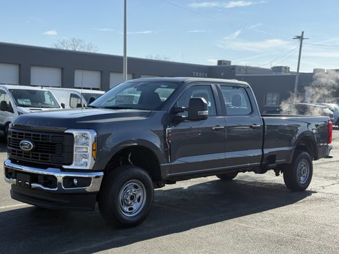 New 2026 Ford F250 XL w/ XL Chrome Package image 6