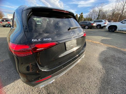 Used 2025 Mercedes-Benz GLC 300 4MATIC image 14