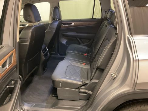 Used 2025 Volkswagen Atlas SE AWD/4WD image 33