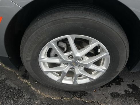Used 2024 Chevrolet Equinox LT FWD image 32