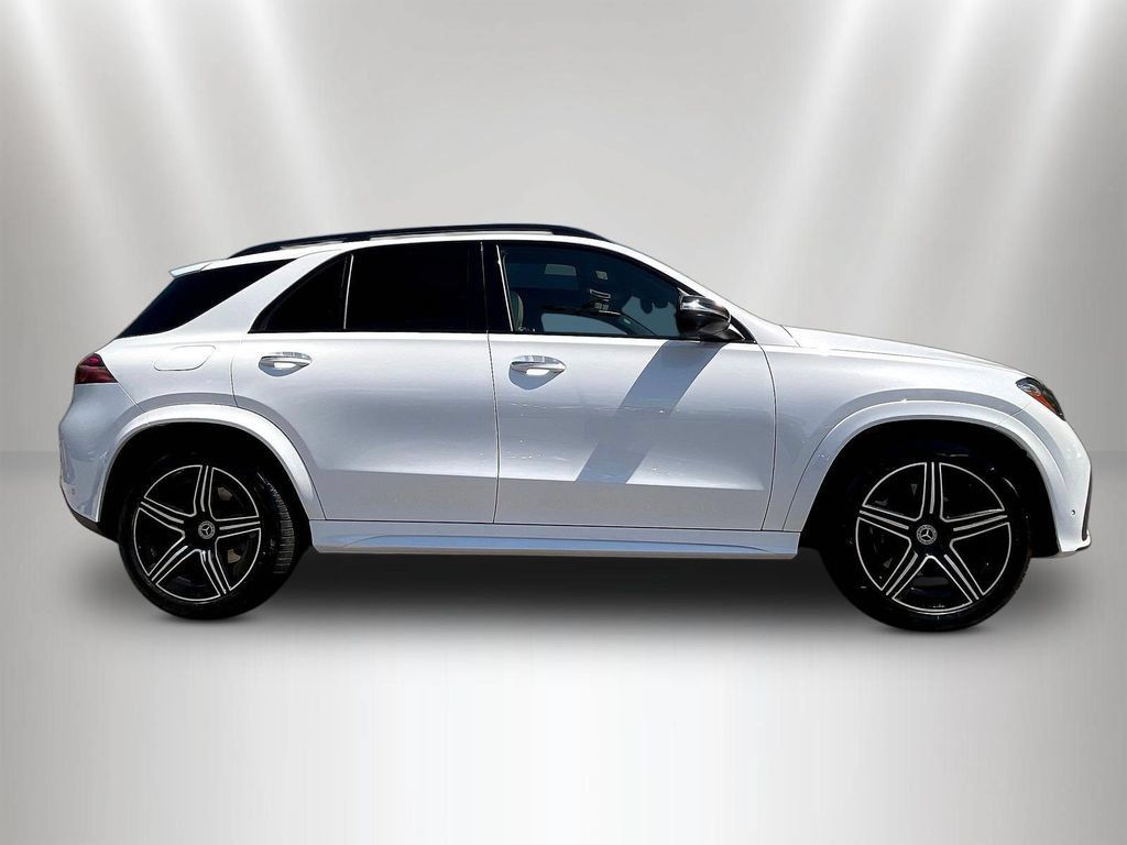 Certified 2025 Mercedes-Benz GLE 450 4MATIC w/ AMG Line Exterior image 4