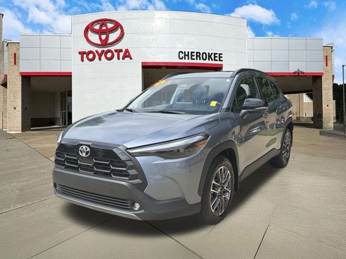 Used 2026 Toyota Corolla Cross XLE w/ Convenience Package AWD/4WD image 1