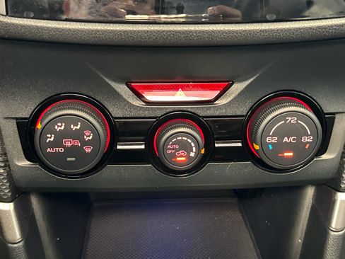 Used 2019 Subaru Forester Premium w/ All-Weather Package AWD/4WD image 17