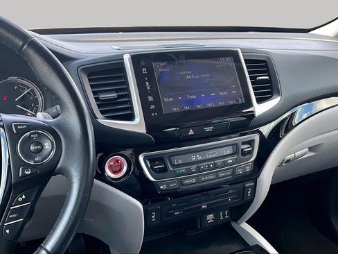 Used 2016 Honda Pilot Touring image 7