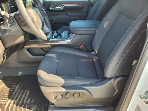 New 2025 Chevrolet Silverado 2500 LT w/ Z71 Chrome Sport Edition image 8