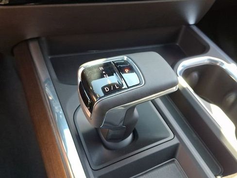 Used 2024 Chevrolet Silverado 1500 High Country w/ High Country Premium Package AWD/4WD image 15