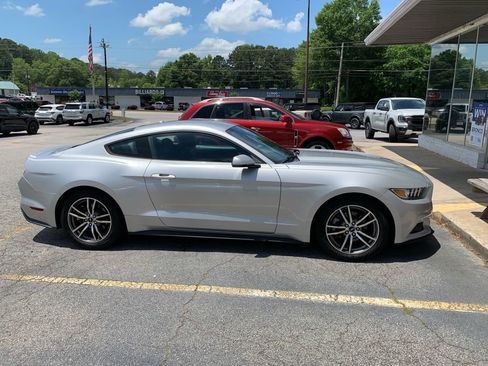 Used 2017 Ford Mustang Premium RWD image 3