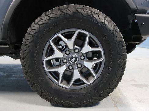 Used 2023 Ford Bronco Badlands image 33