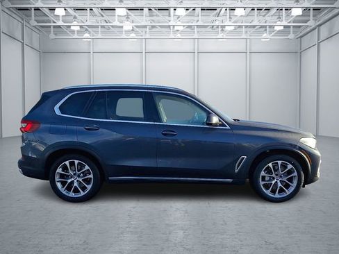 Certified 2022 BMW X5 xDrive40i w/ Luxury Seating Package image 4