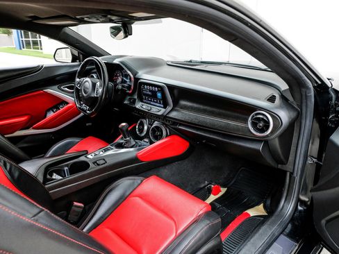 Used 2017 Chevrolet Camaro SS RWD image 12