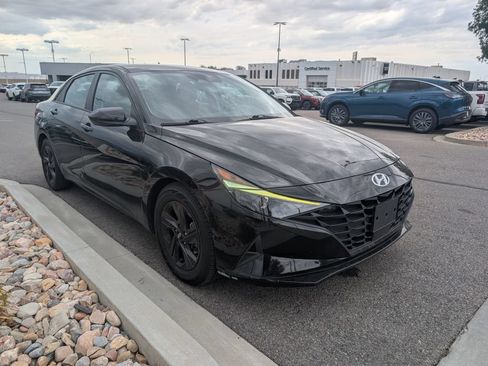 Used 2023 Hyundai Elantra SEL FWD image 4