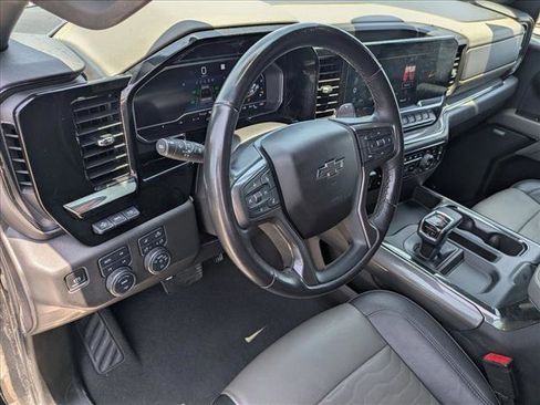 Used 2023 Chevrolet Silverado 1500 ZR2 w/ Technology Package AWD/4WD image 10