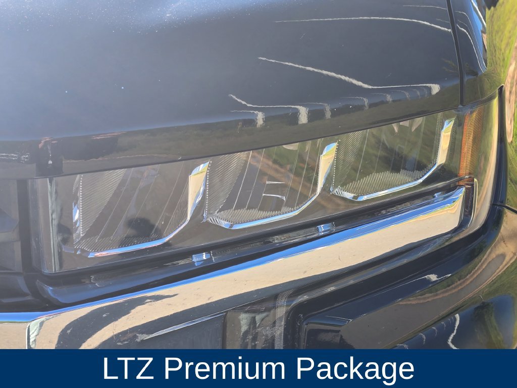 Used 2019 Chevrolet Silverado 1500 LTZ w/ LTZ Premium Package AWD/4WD image 8