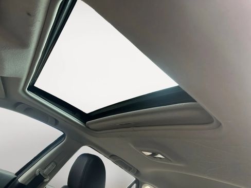 Used 2010 MAZDA MAZDA3 s Grand Touring image 11