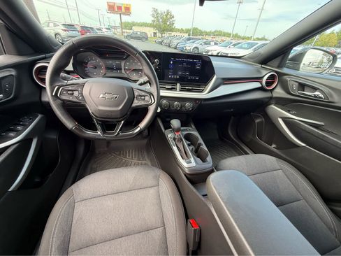 Used 2024 Chevrolet Trax RS w/ Driver Confidence Package FWD image 11