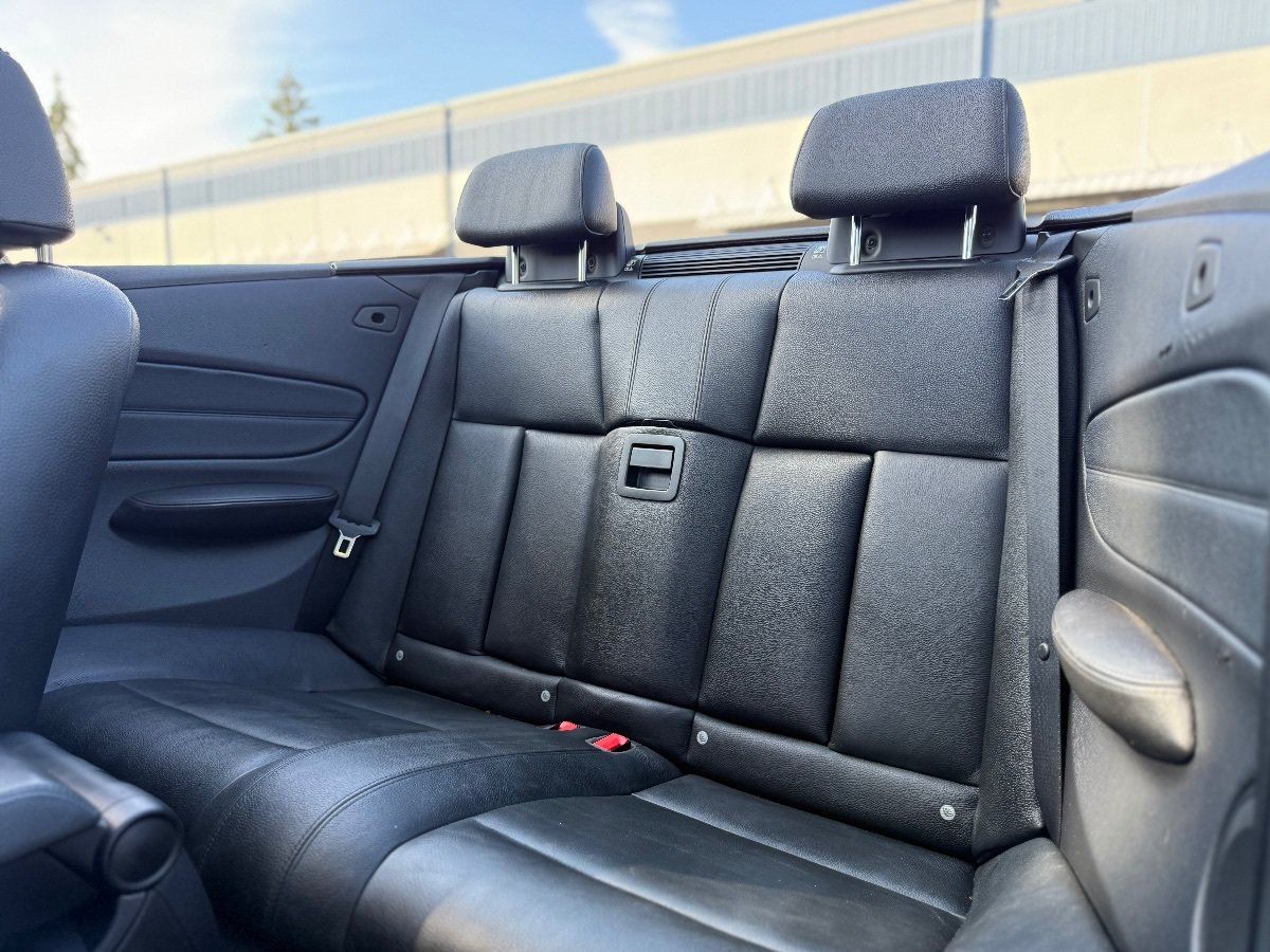 Used 2012 BMW 135i Convertible RWD image 17
