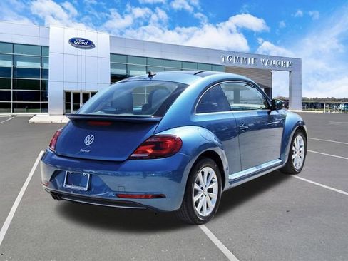 Used 2019 Volkswagen Beetle 2.0T SE image 4