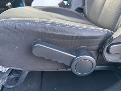 Used 2018 Jeep Wrangler Unlimited Rubicon w/ Cold Weather Group image 27