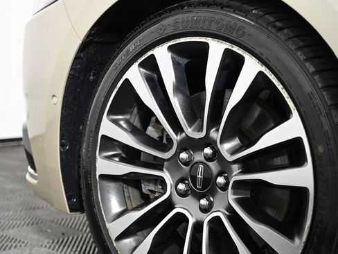 Used 2017 Lincoln Continental Reserve w/ Technology Package FWD image 37