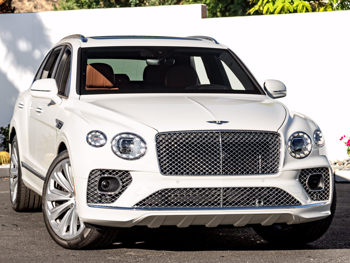 Used 2023 Bentley Bentayga Plug-In Hybrid AWD/4WD image 1