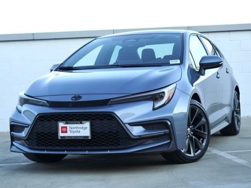 Used 2024 Toyota Corolla SE image 3