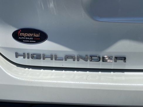 Used 2020 Toyota Highlander XLE FWD image 10