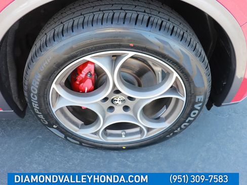 Used 2023 Alfa Romeo Stelvio Ti AWD/4WD image 30