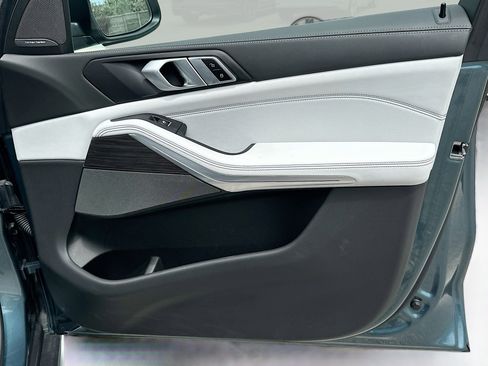 Used 2024 BMW X5 sDrive40i w/ Premium Package image 36