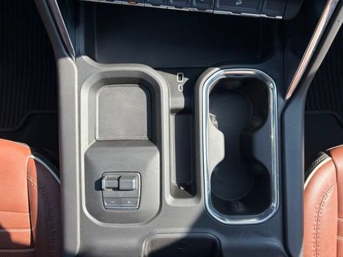 Used 2024 GMC Sierra 3500 Denali Ultimate AWD/4WD image 25