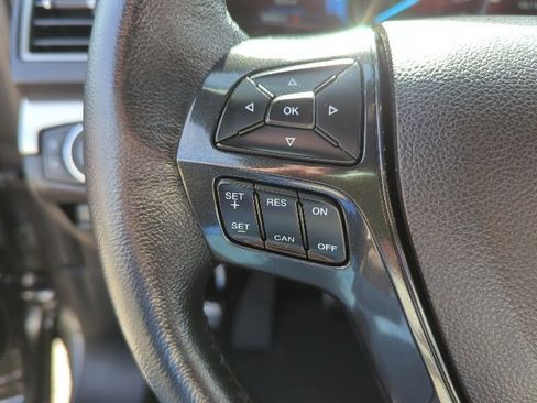 Used 2018 Ford Explorer XLT w/ Equipment Group 202A image 12